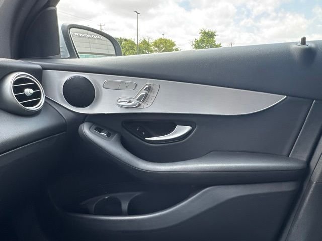 Used 2022 Silver Mercedes-Benz GLC 300 image 41