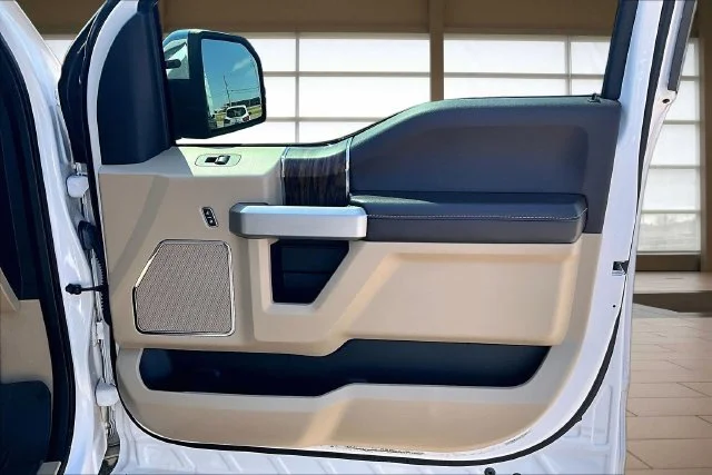 Used 2019 White Ford Lariat image 21