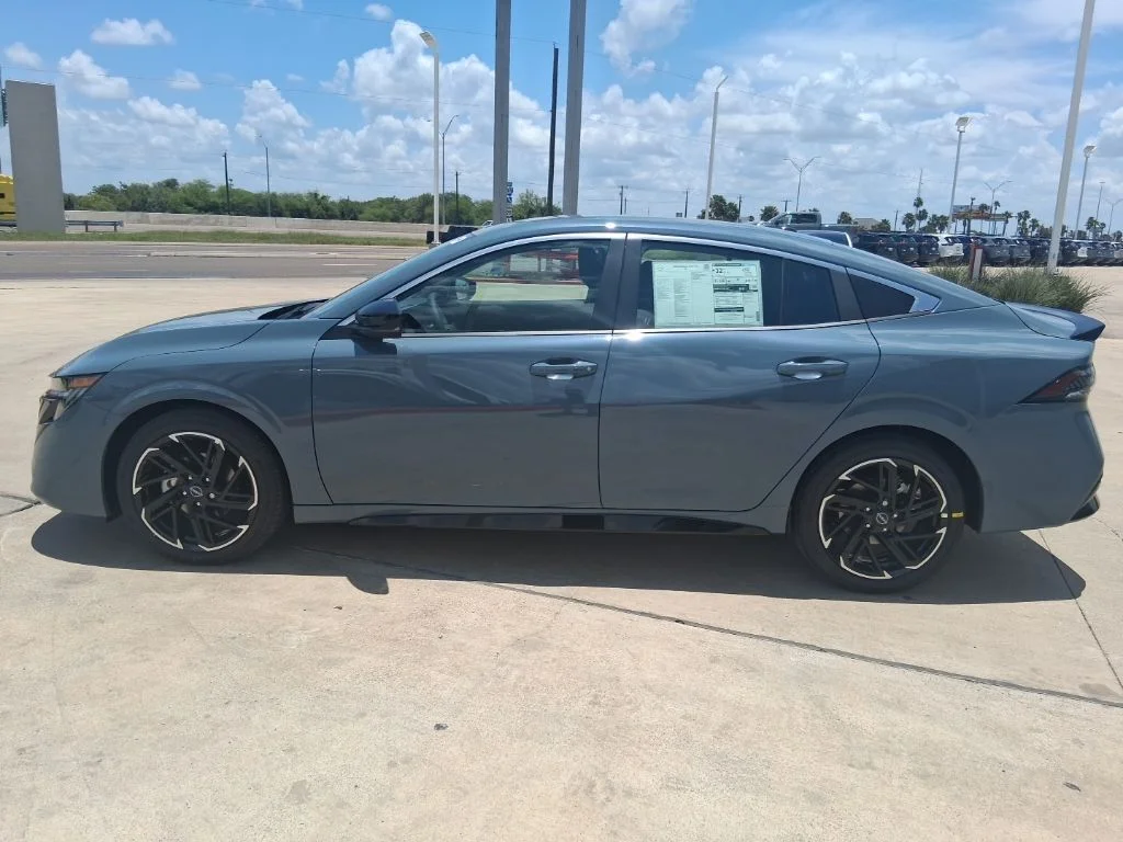 New 2026 Atlantic Gray Metallic Nissan SR image 3