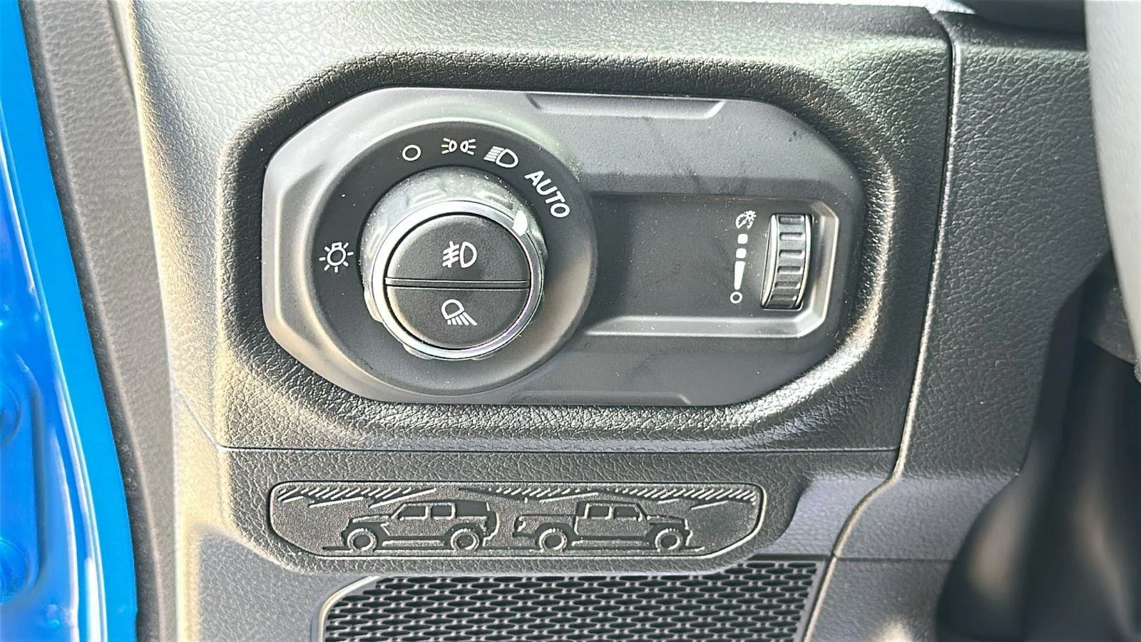 New 2026 Hydro Blue Pearlcoat Jeep Sport S image 13