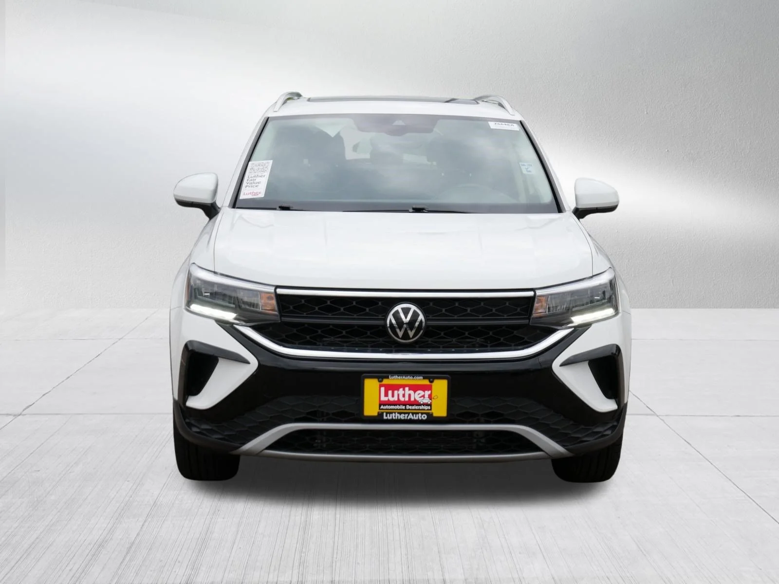 Used 2024 Volkswagen Taos SE with VIN 3VVVX7B26RM033038 for sale in Brooklyn Center, Minnesota