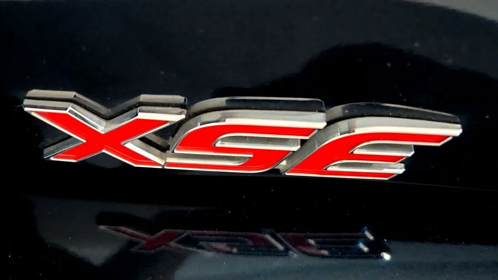 Used 2019 Blue Toyota SE image 14