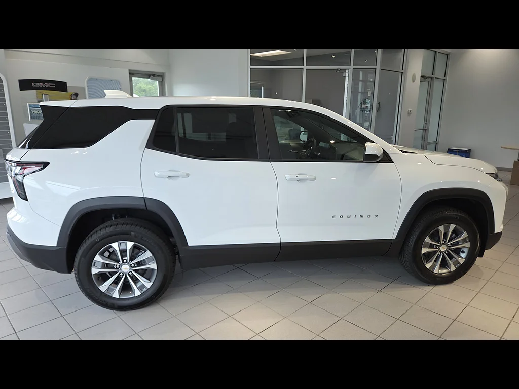 2026 Chevrolet Equinox LT - Photo 9