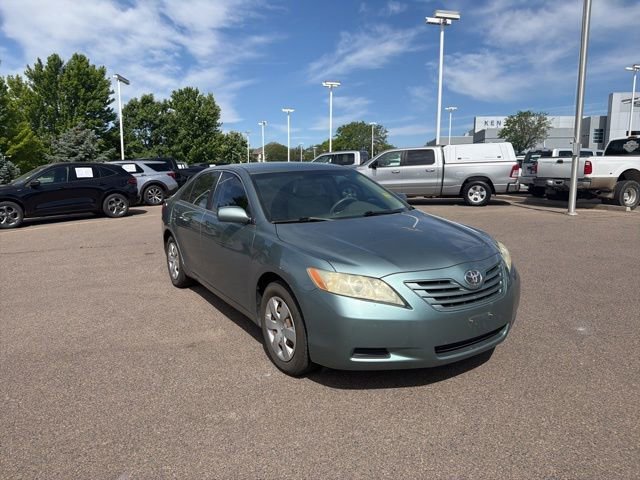 Used 2009 Green Toyota LE image 7