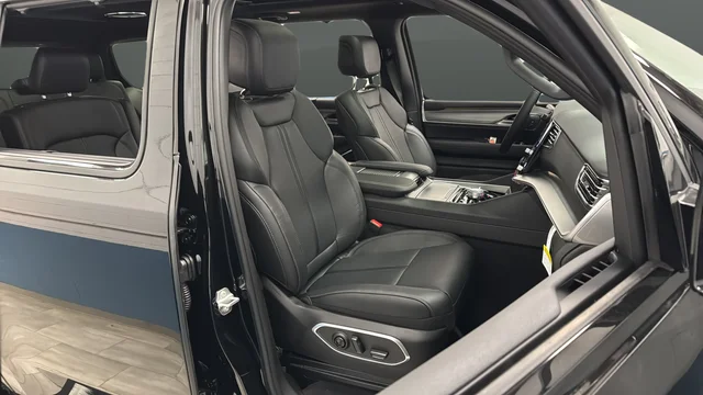 New 2026 High Gloss Black Exterior Paint Jeep Limited Reserve image 24