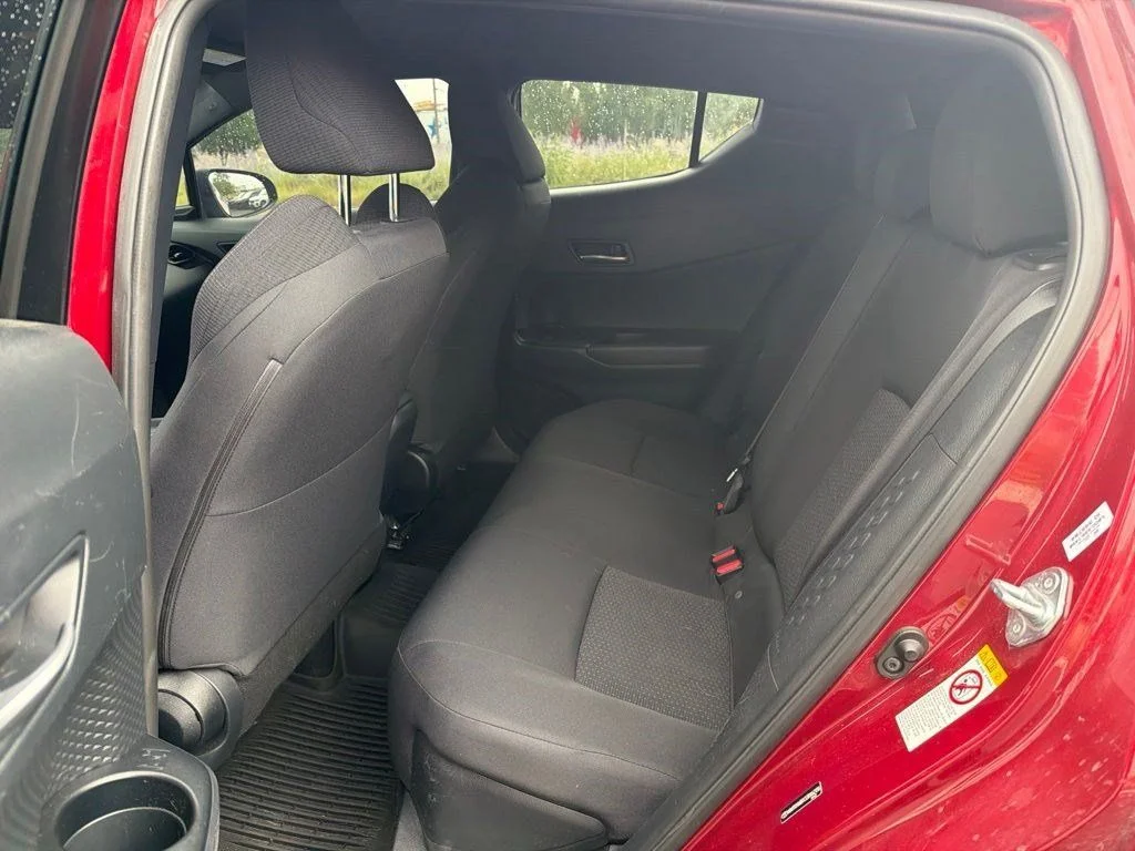 Used 2018 Red Toyota XLE image 11