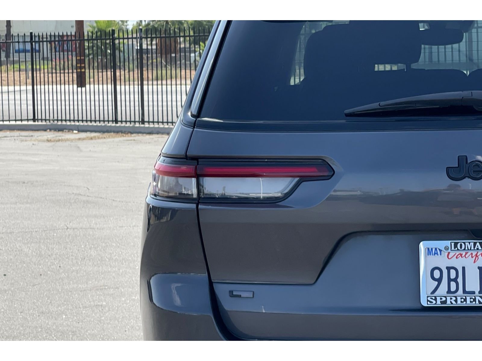 Used 2022 Baltic Gray Metallic Clearcoat Jeep Altitude image 47