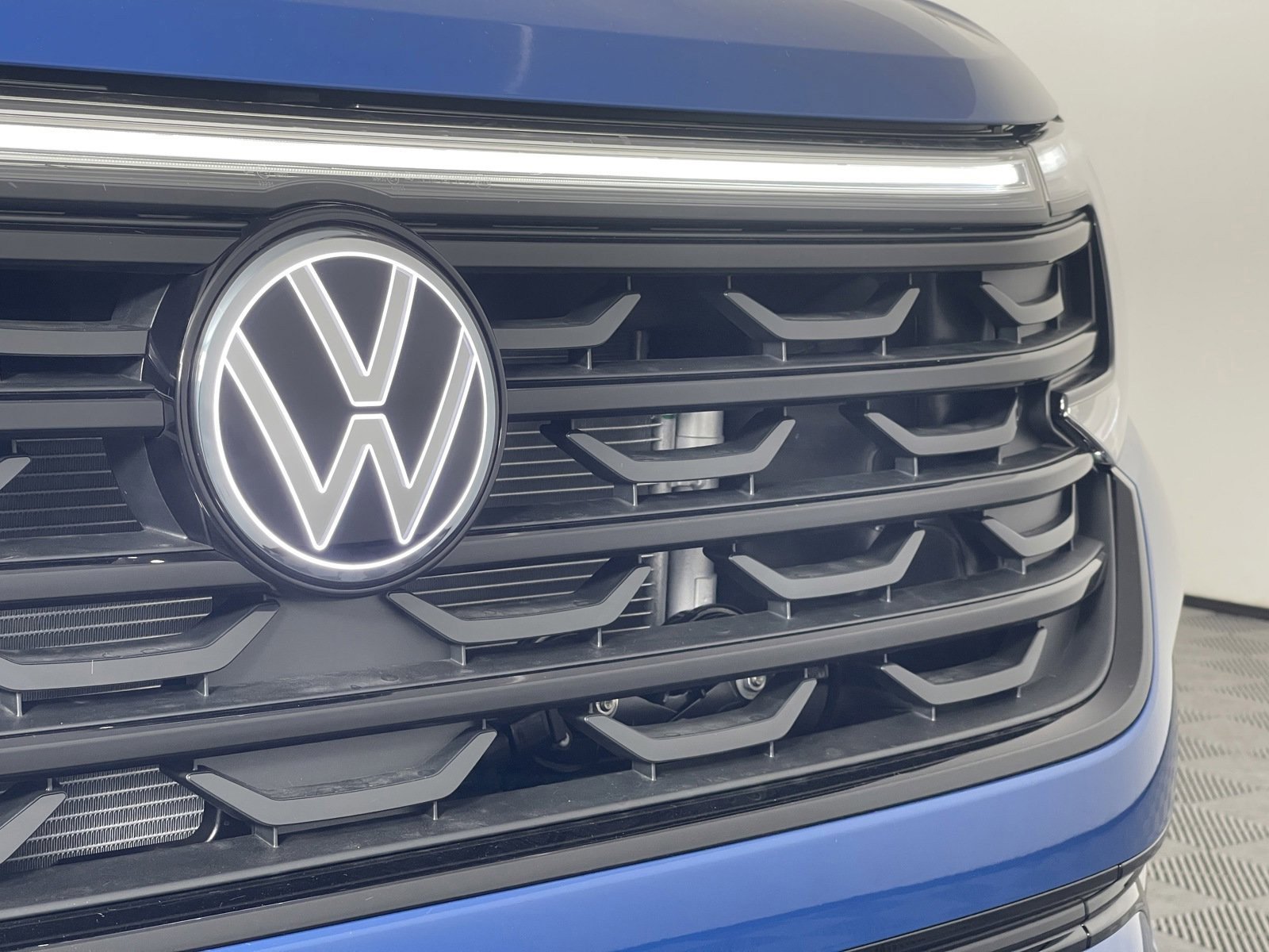 2025 Volkswagen Atlas Cross Sport SEL R-LINE - Photo 9