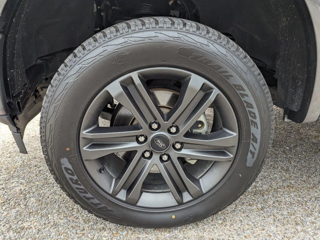 Used 2020 GRAY Ford SuperCrew Lariat 5 1/2 image 9
