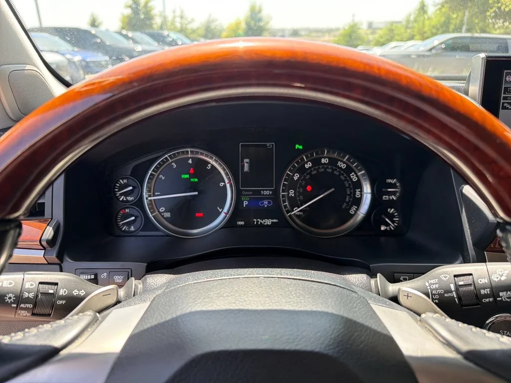 Used 2017  Lexus LX 570 image 26