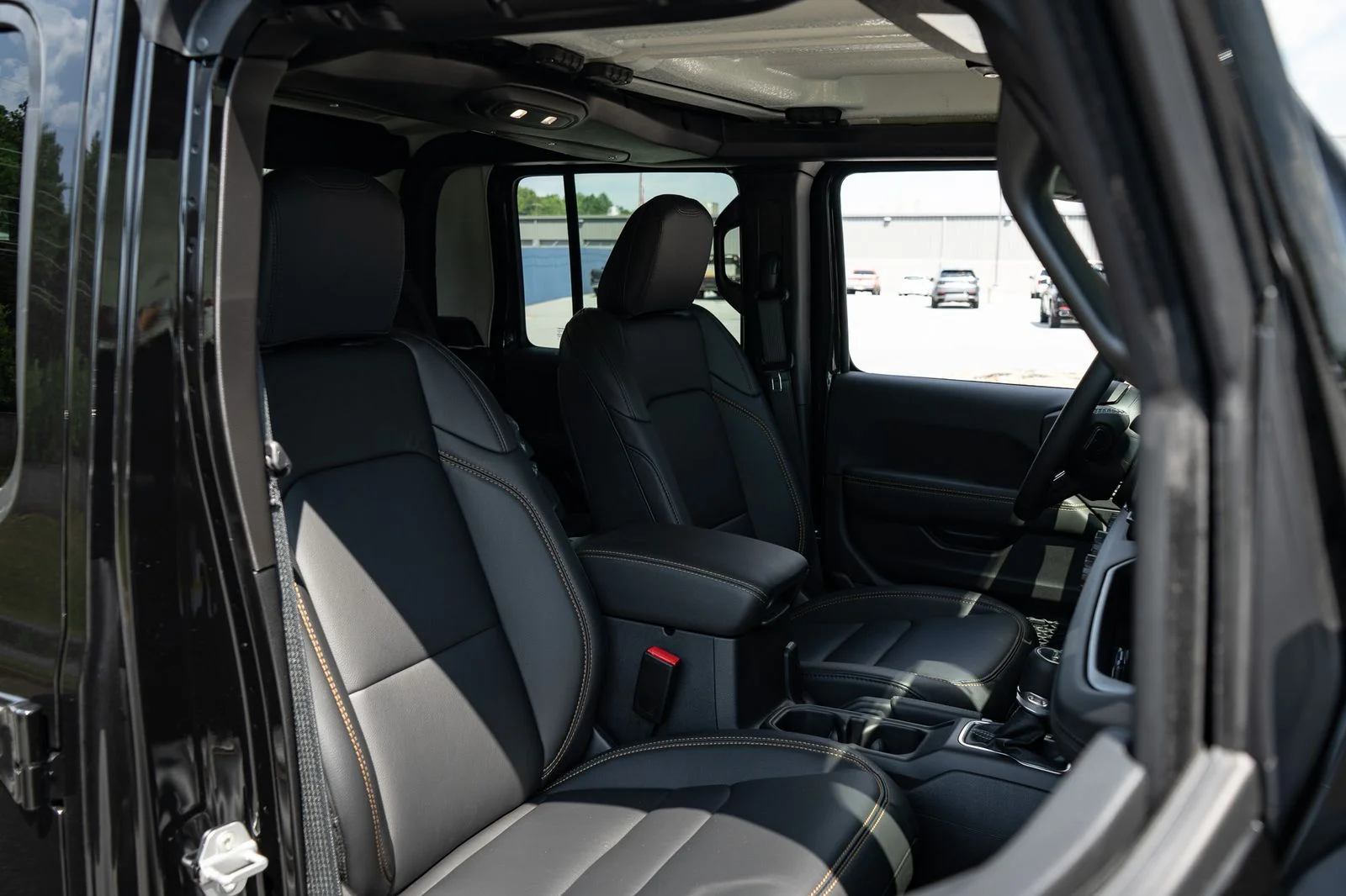 New 2026 Black Clear-Coat Exterior Paint Jeep Sahara image 22