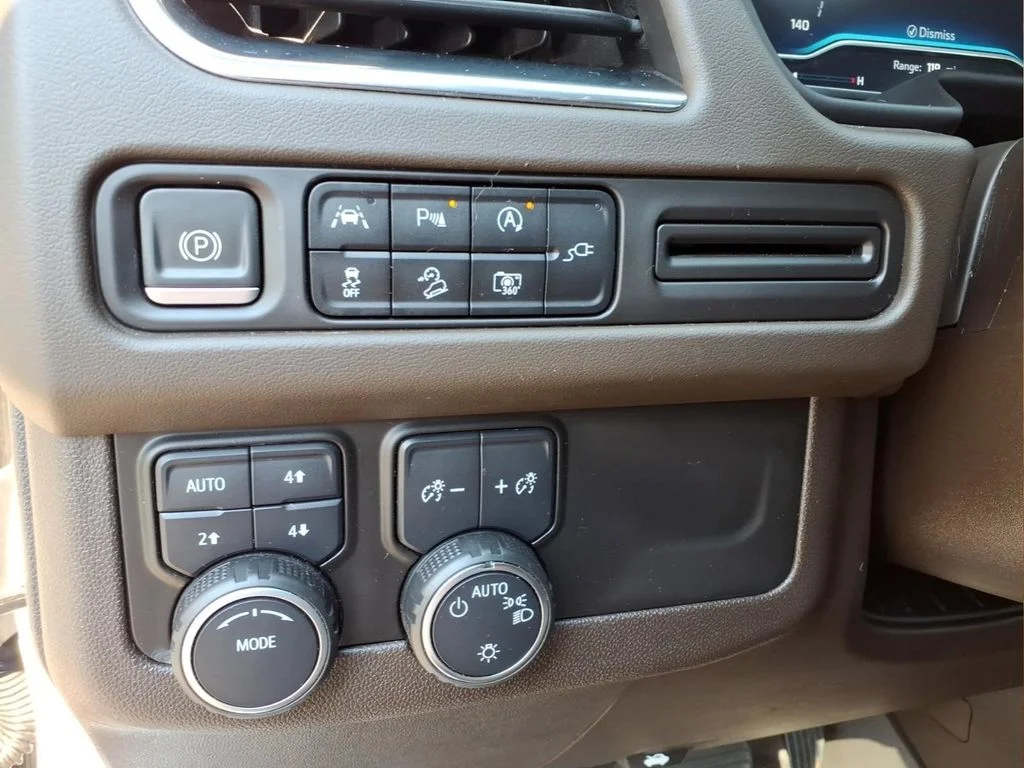 Certified Used 2022 White Chevrolet Z71 image 18