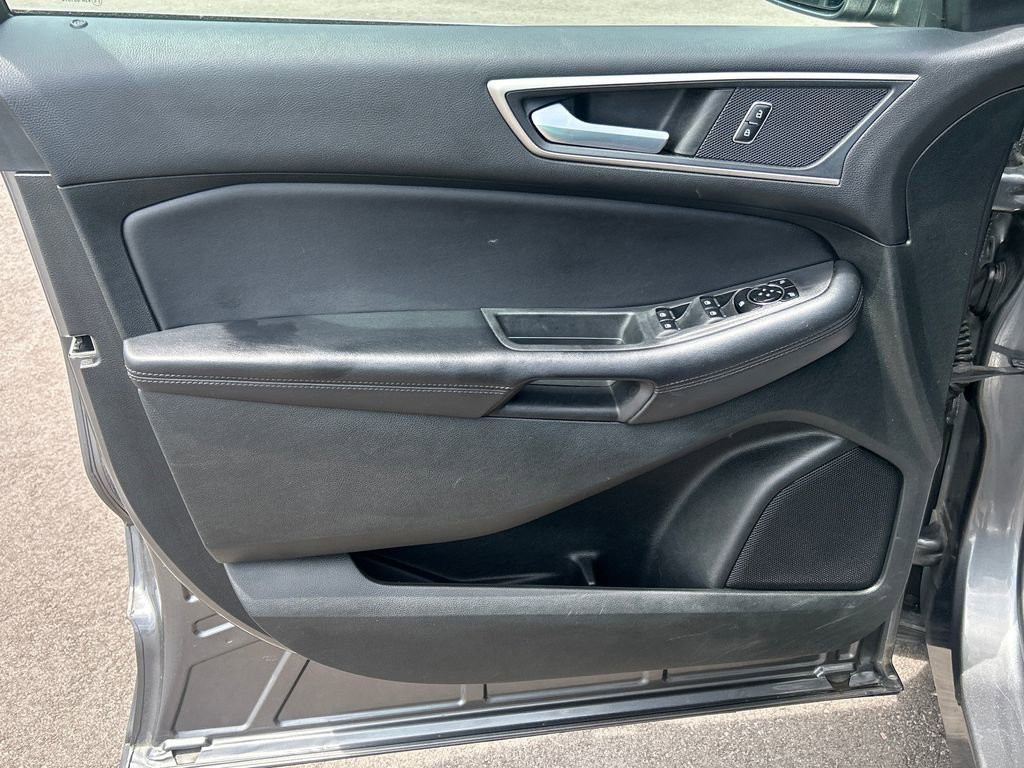 Used 2023 Gray Ford SEL image 18