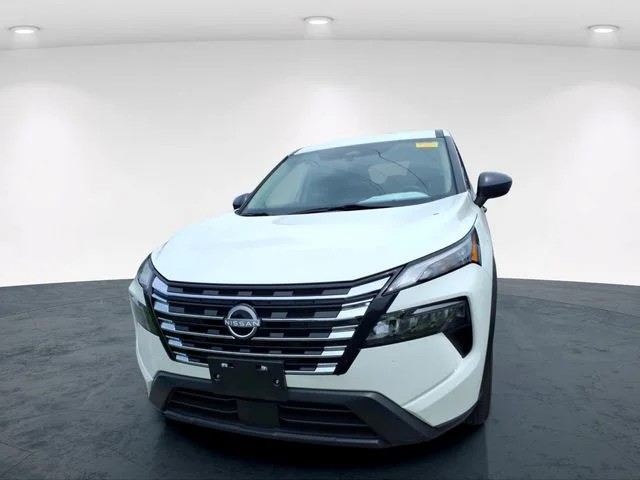 Used 2024 White Nissan S image 5