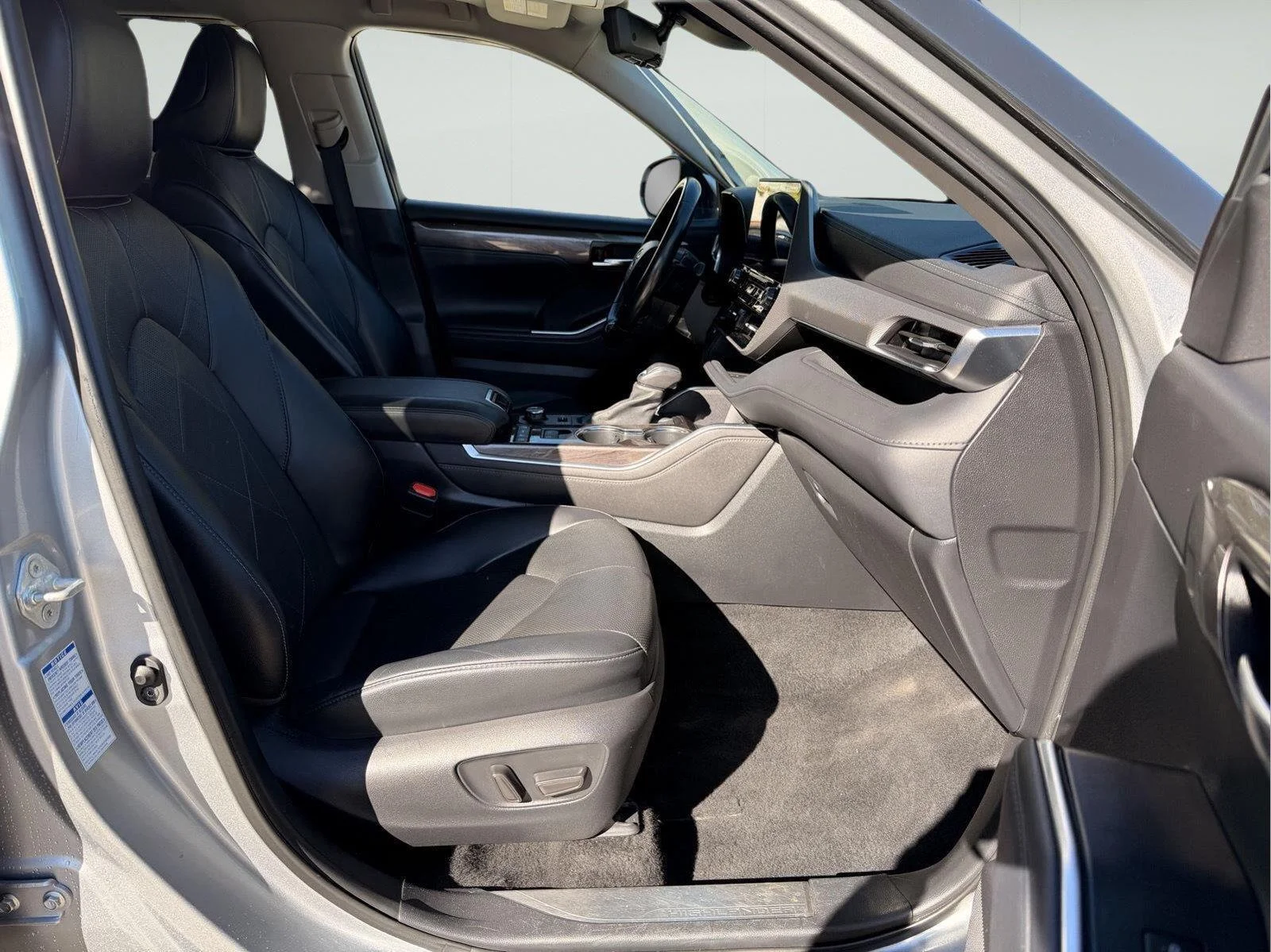 Used 2022 Celestial Silver Metallic Toyota Platinum image 13