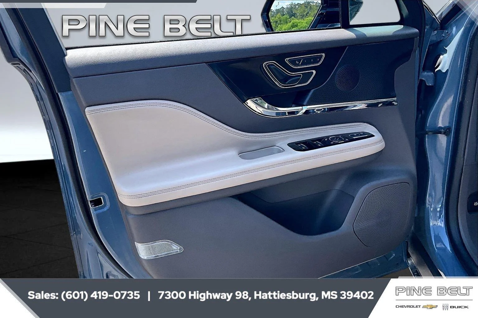 Used 2023 Whisper Blue Metallic Clearcoat Lincoln Standard image 17