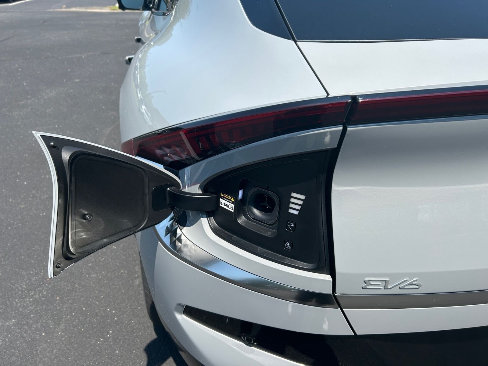 New 2026 Wolf Gray Kia WIND image 29