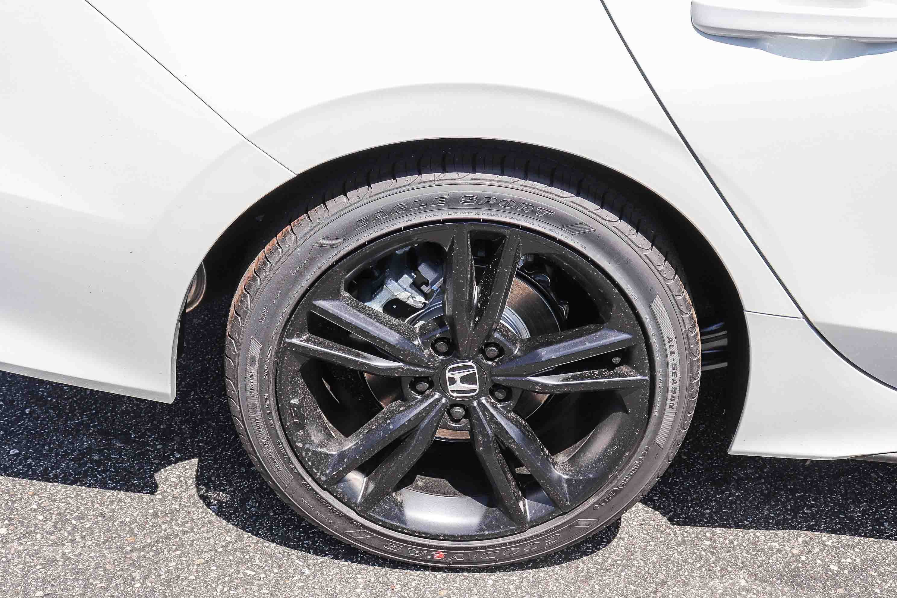 New 2026 Platinum White Pearl Honda Manual image 7