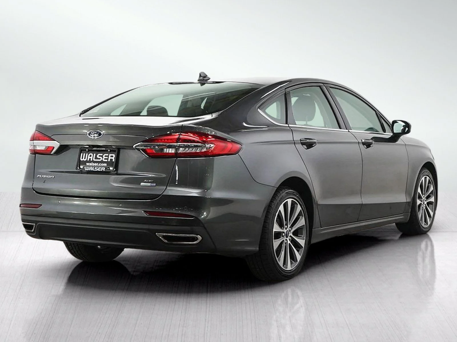 Used 2020 Magnetic Ford SE image 5