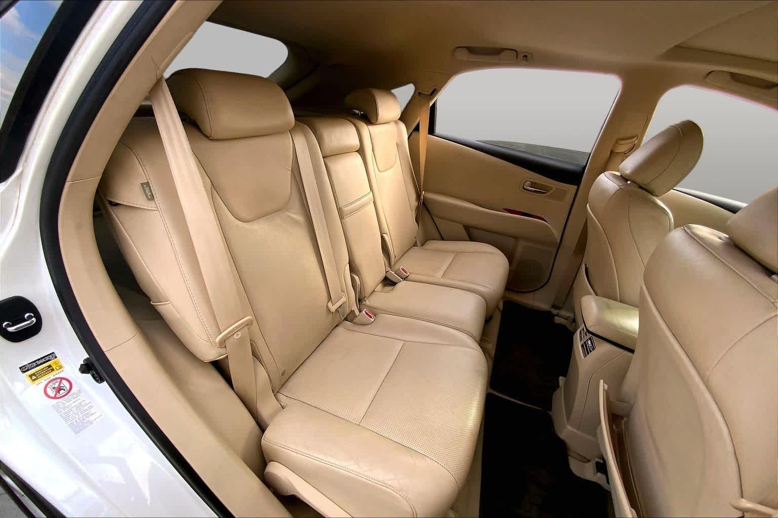 Used 2010 Starfire Pearl Lexus  image 18