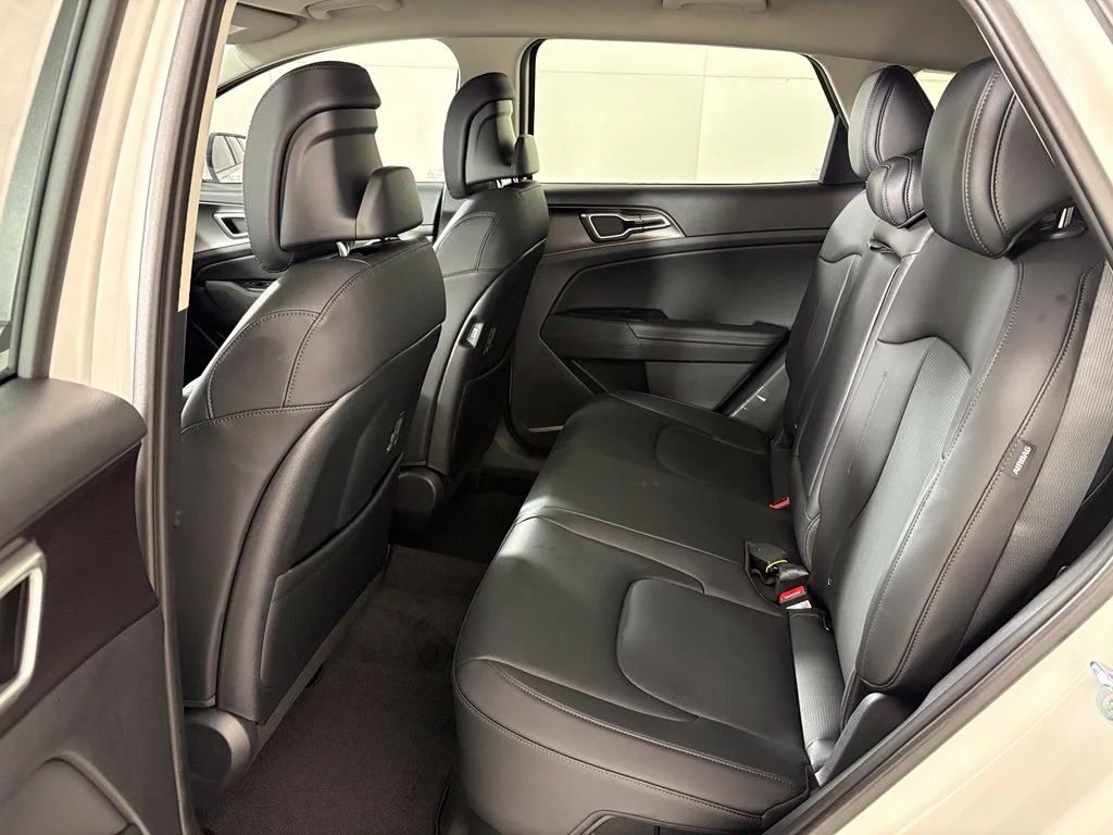 New 2027 Snow White Pearl Kia EX image 24