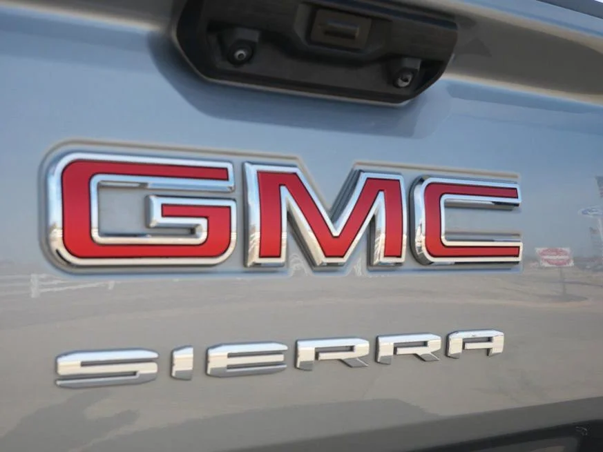 Used 2023 Sterling Metallic GMC SLT image 11