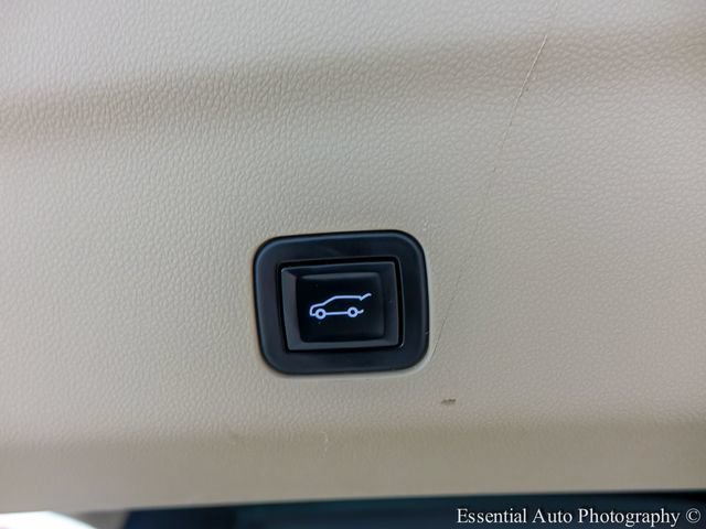 Certified Used 2022 Crystal White Tricoat Cadillac Premium Luxury image 27