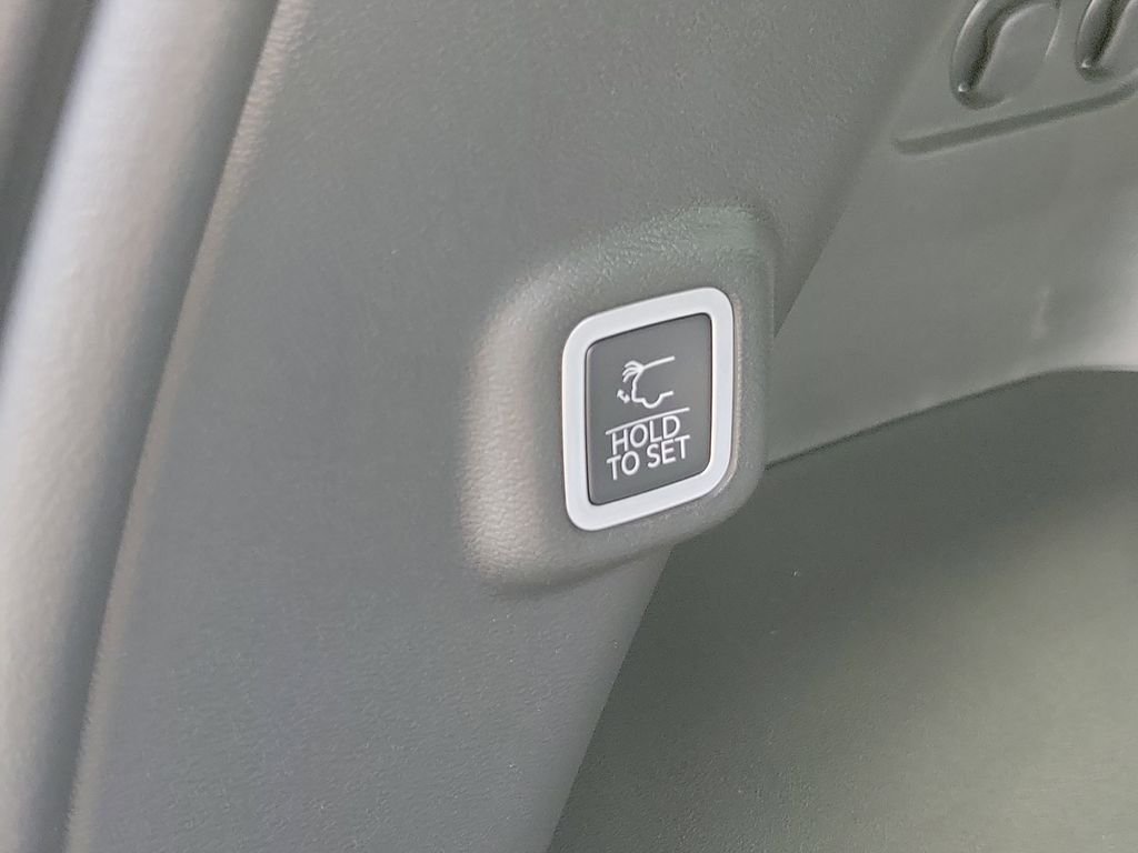 New 2026 Red Hot Pearl-Coat Exterior Paint Jeep Limited image 7