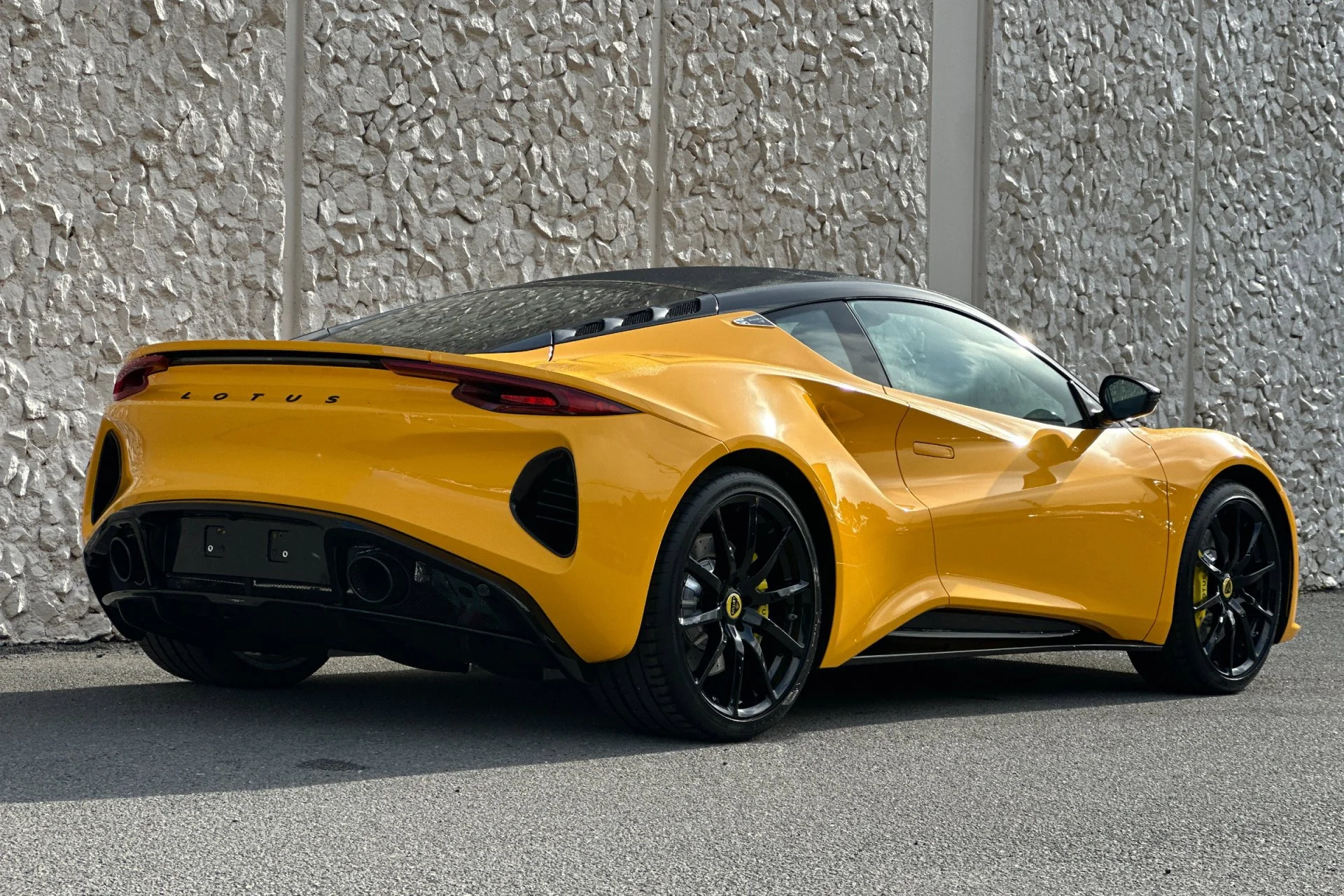 New 2025 HETHEL YELLOW Lotus V6 image 2