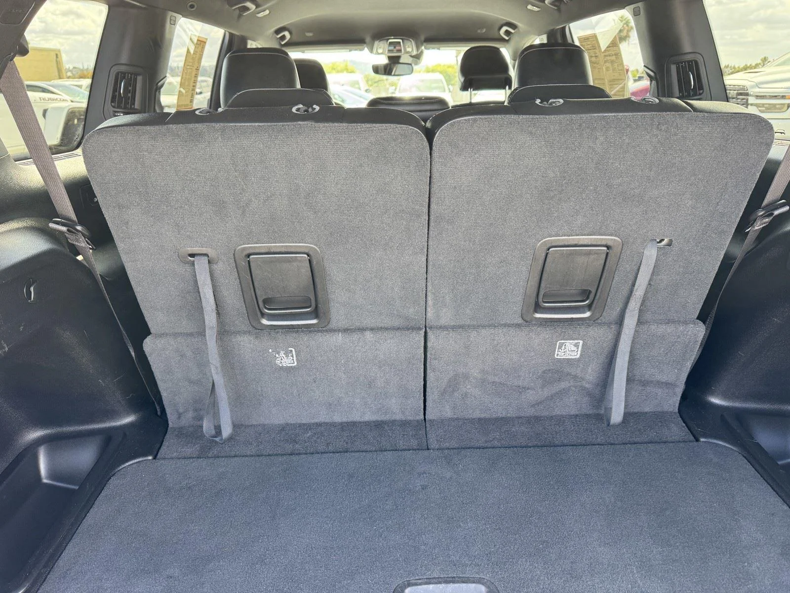 Used 2024 Baltic Gray Metallic Clearcoat Jeep Altitude image 13