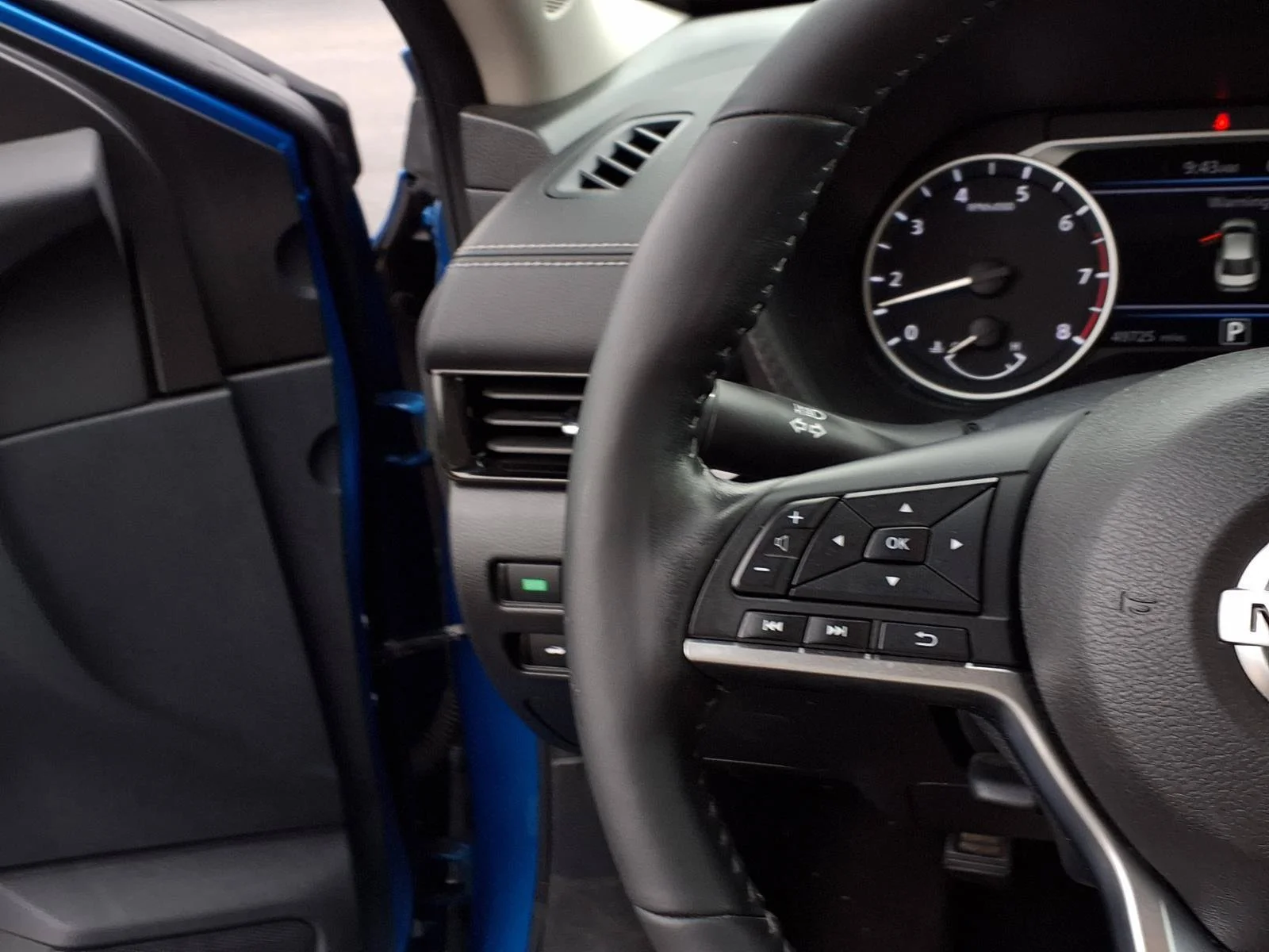Used 2022 Electric Blue Metallic Nissan SV image 16