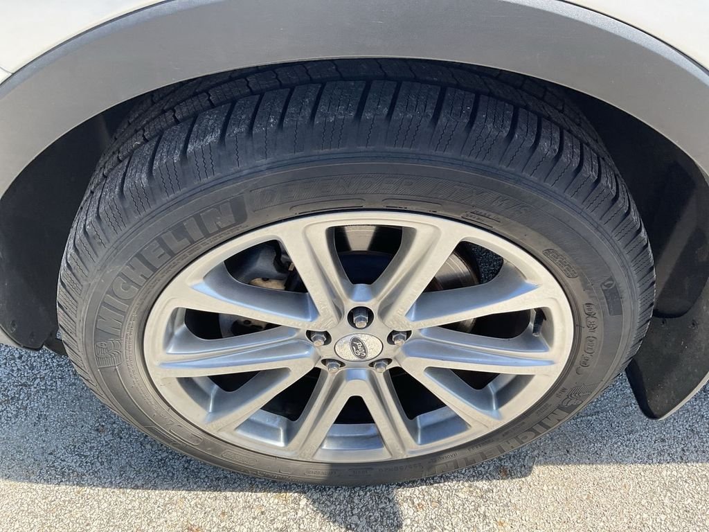 Used 2017 Silver Ford Limited image 10