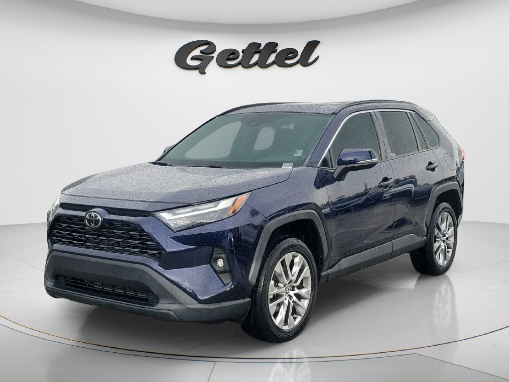 Certified Used 2022  Toyota XLE Premium image 1
