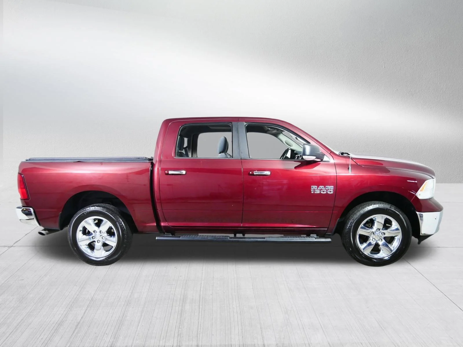 Used 2017 Delmonico Red Pearlcoat Ram Big Horn image 8