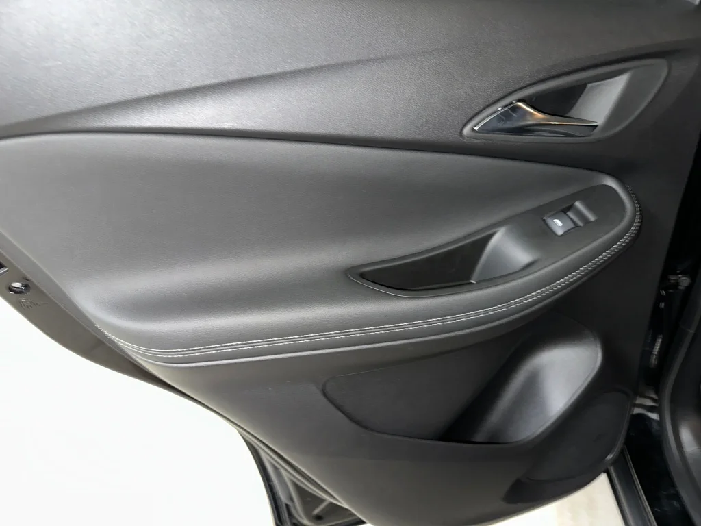 Used 2023 Ebony Twilight Metallic Buick Select image 16
