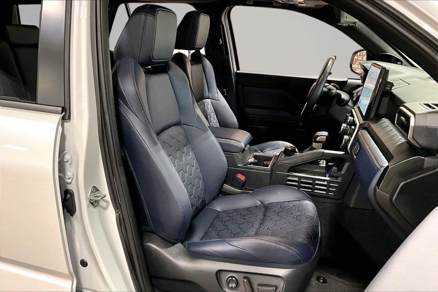 Used 2025 Wind Chill Pearl Toyota Platinum HV image 8