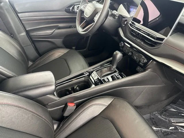 Used 2025 White Jeep Trailhawk image 21
