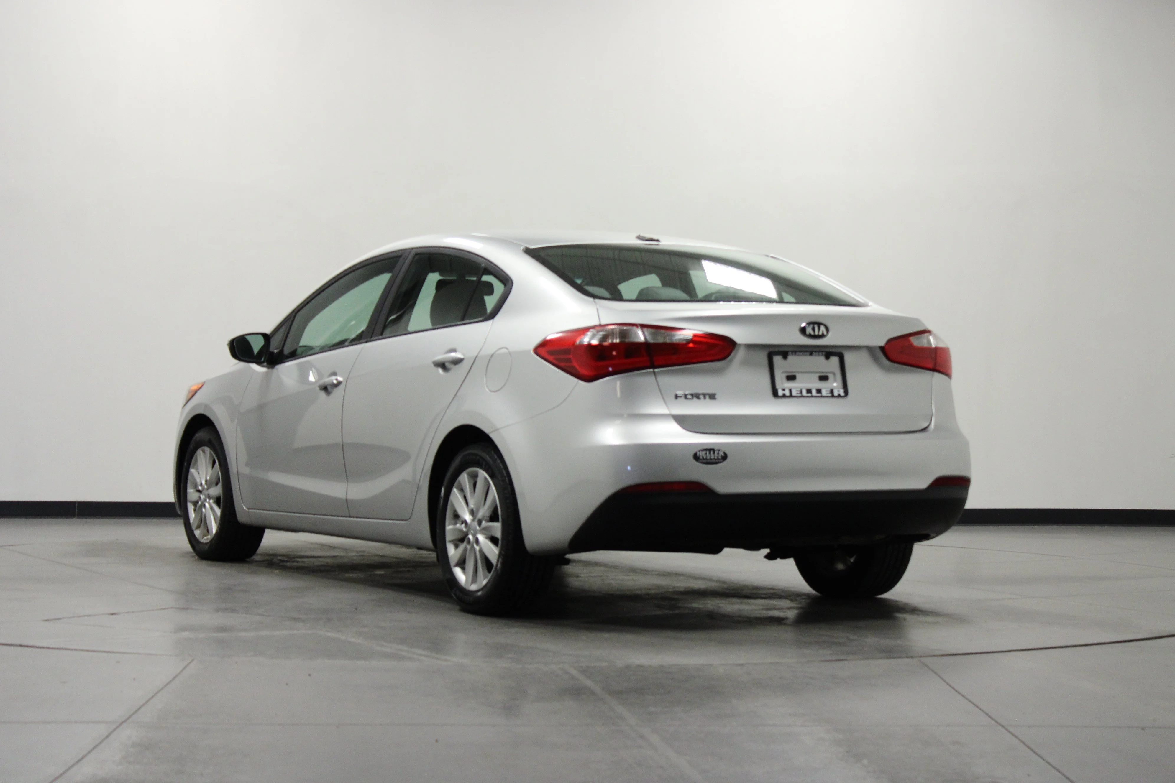 Used 2014 Bright Silver Kia LX image 6