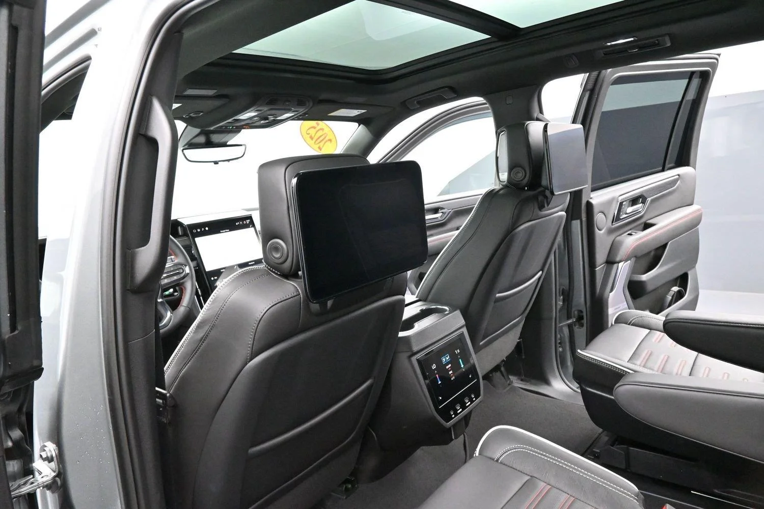 Used 2025 Sterling Metallic GMC AT4 Ultimate image 35