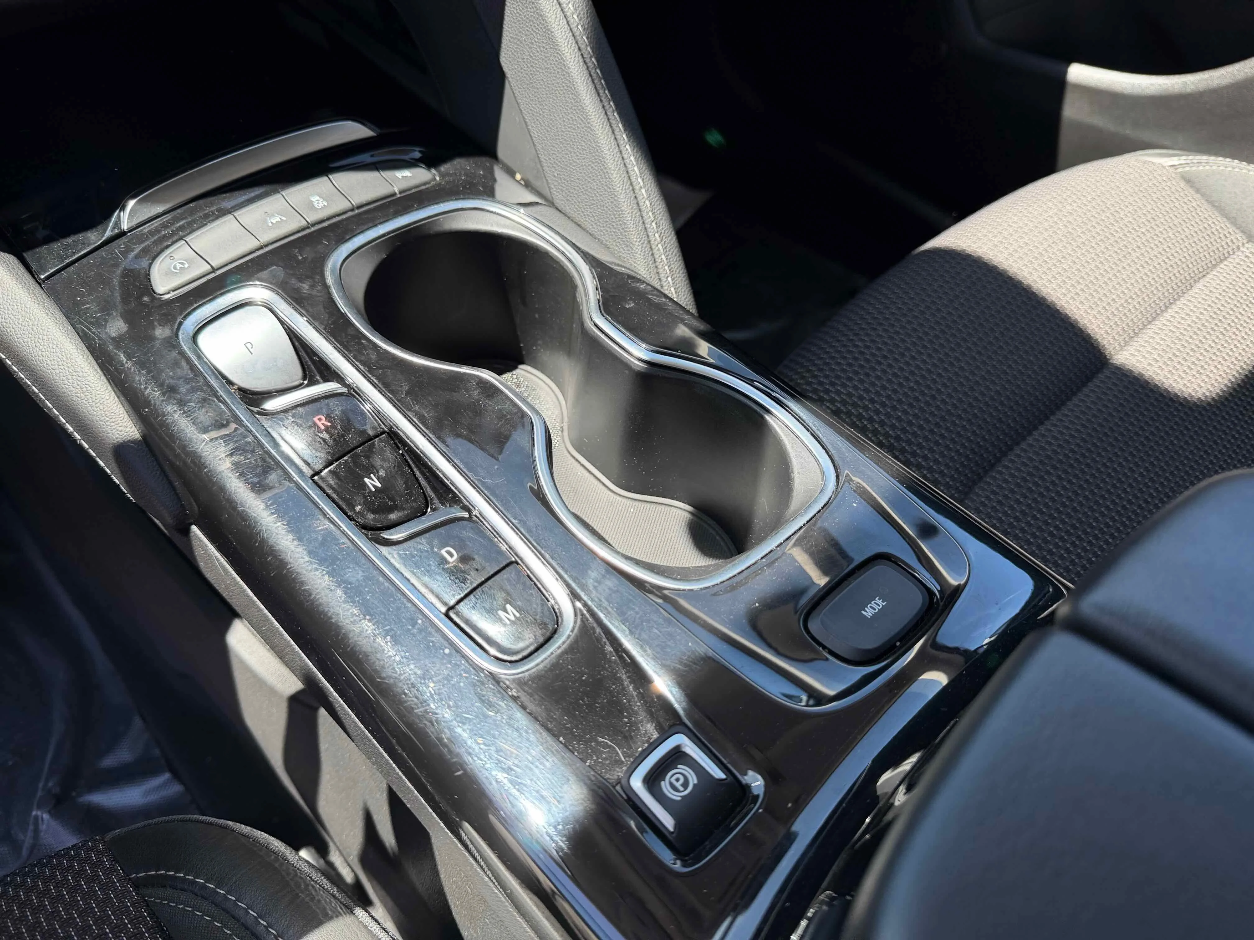 Used 2022 Summit White Buick Preferred image 23