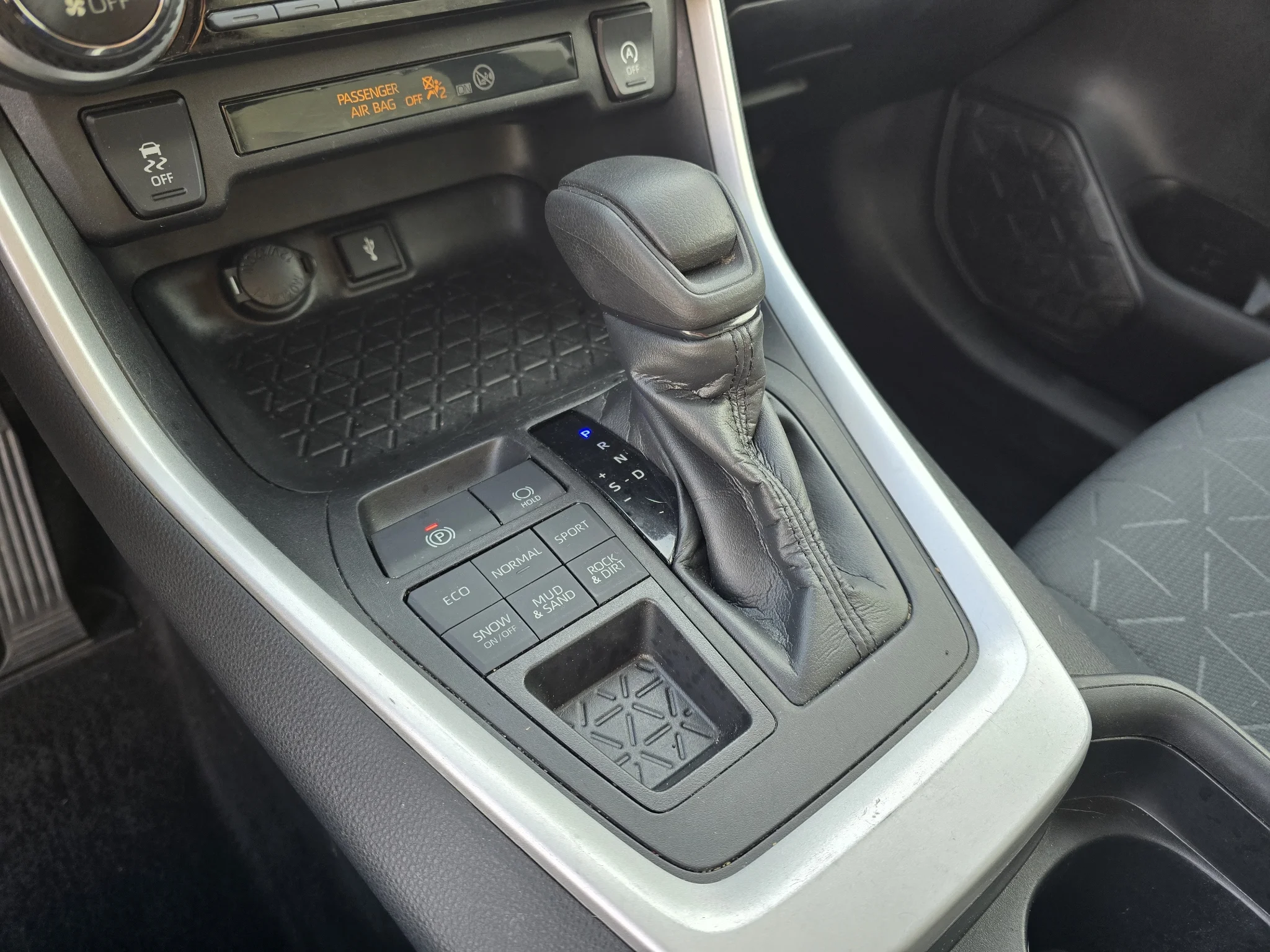 Used 2021 Magnetic Gray Metallic Toyota XLE image 19