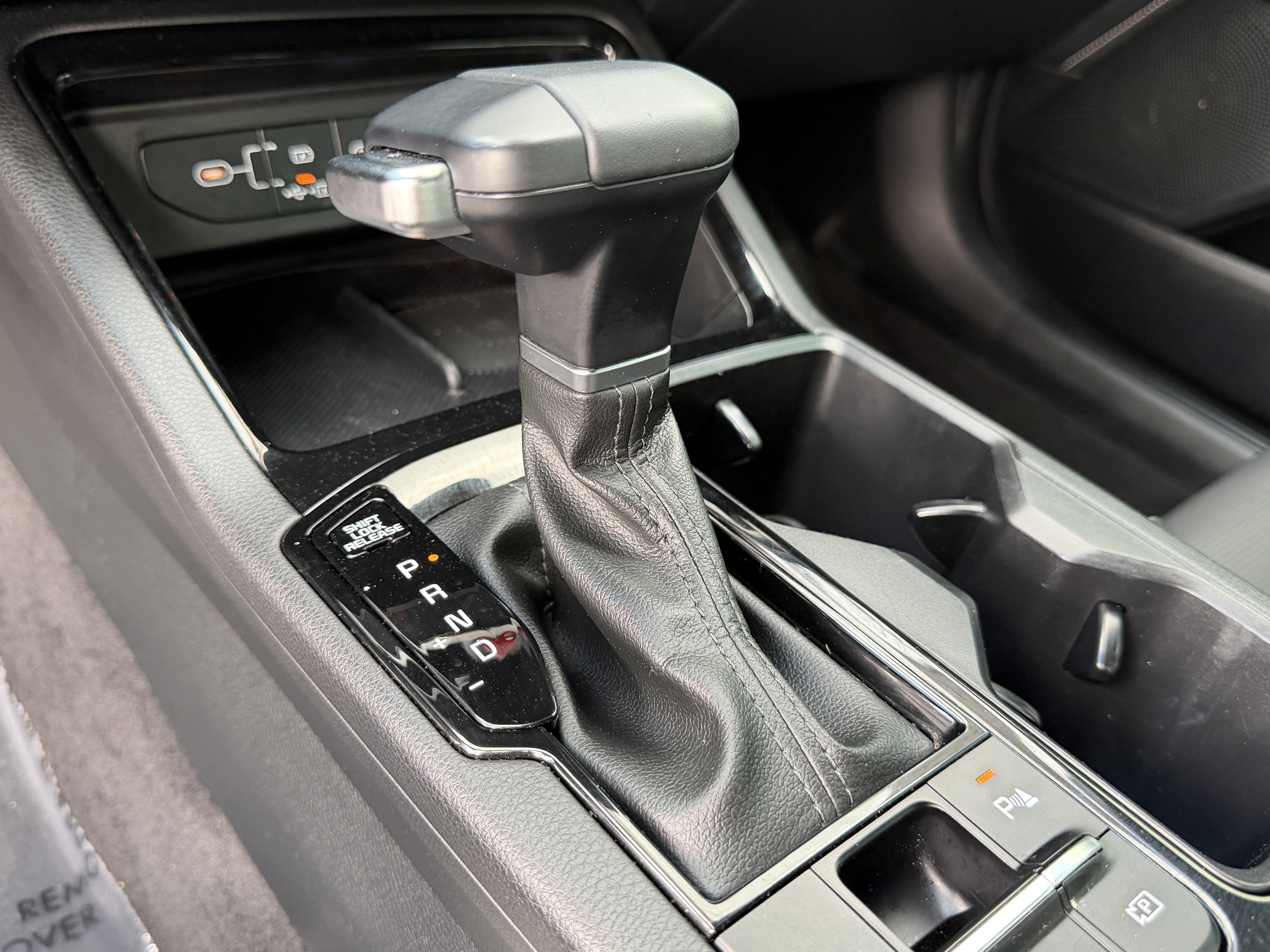 Certified Used 2025 Snow White Pearl Kia GT-Line image 23