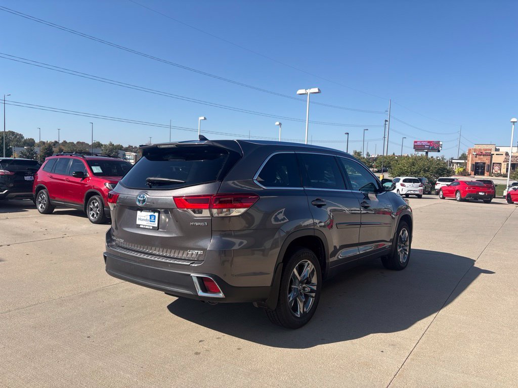 Used 2019 Predawn Gray Mica Toyota Limited Platinum image 5
