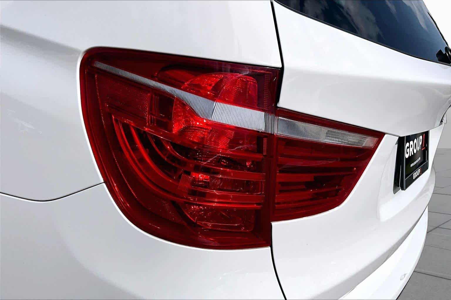 Used 2013 Alpine White BMW xDrive28i image 28