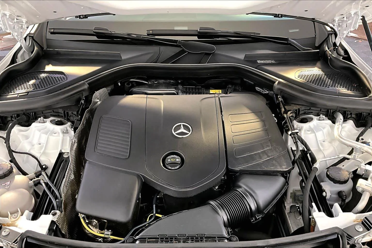 Used 2026 Polar White Mercedes-Benz GLC 300 image 30