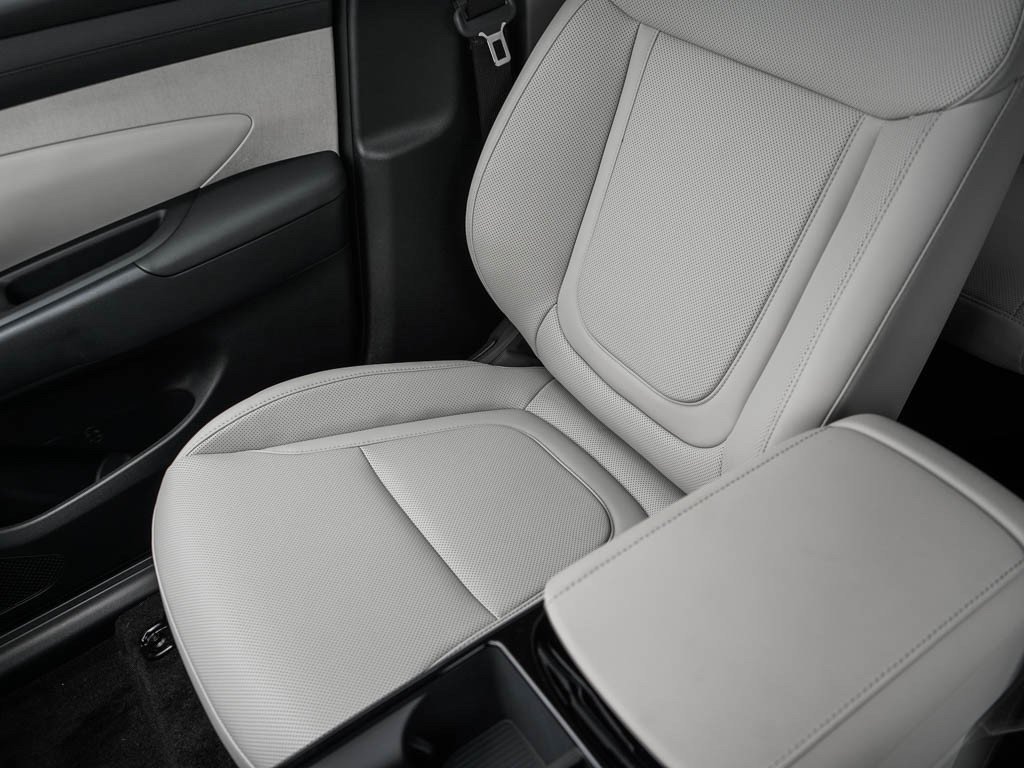 New 2026 Creamy White Pearl Hyundai SEL Convenience AWD image 26