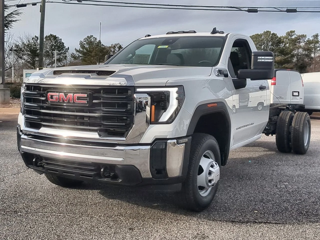 New 2026 Summit White GMC Pro image 4