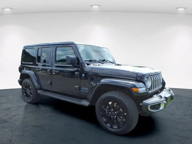 Used 2025 Black Jeep Sahara 4xe image 11