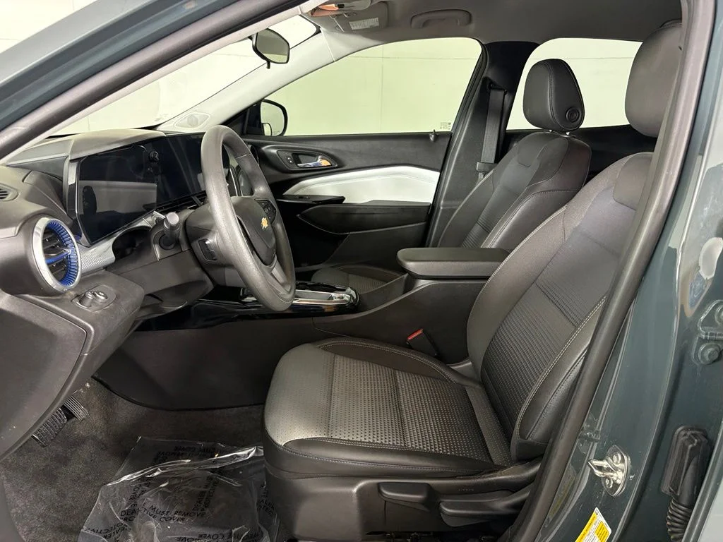 Used 2025 Gray Chevrolet LT image 15