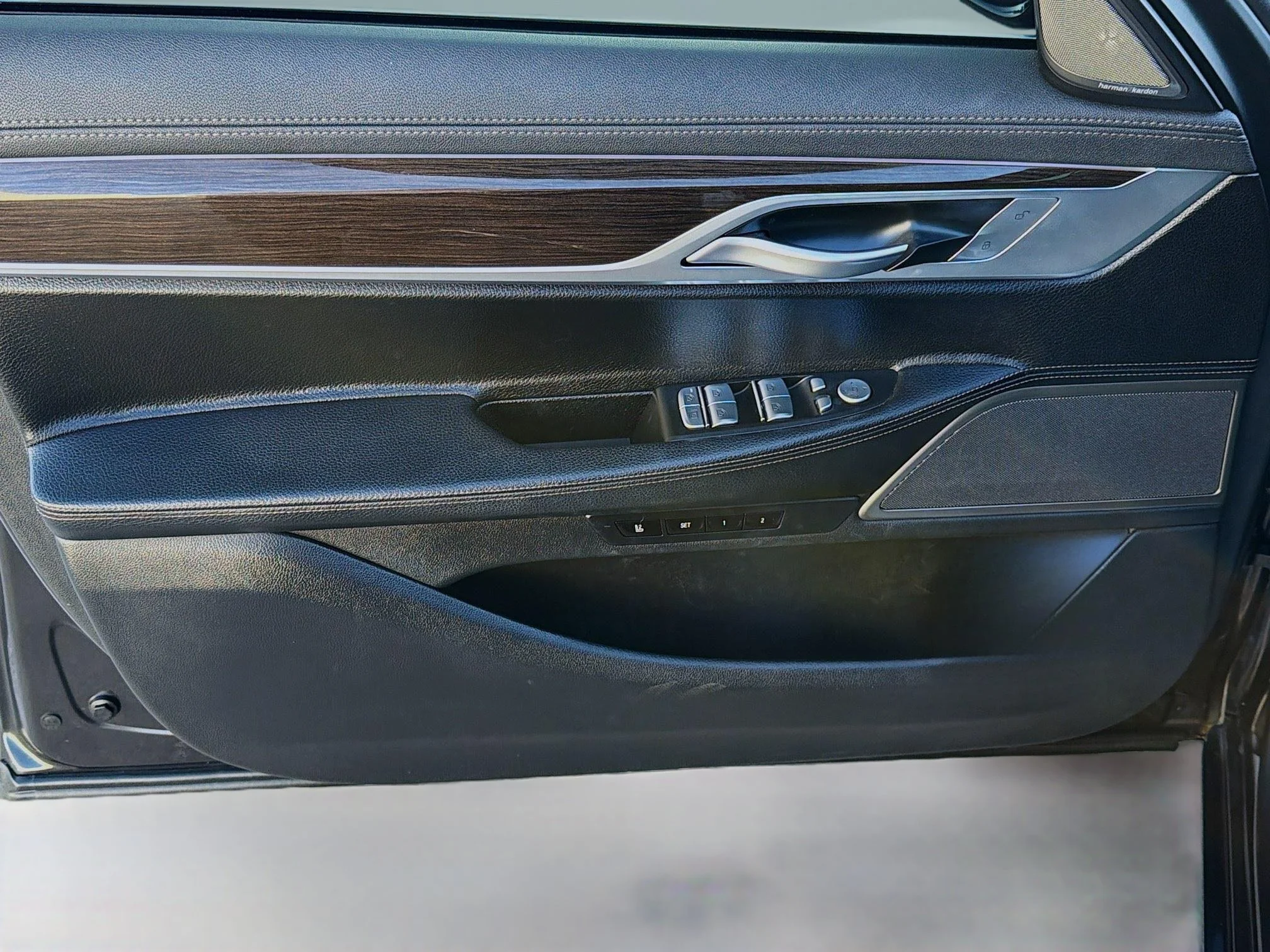 Used 2020 Dark Graphite Metallic BMW 740i image 22